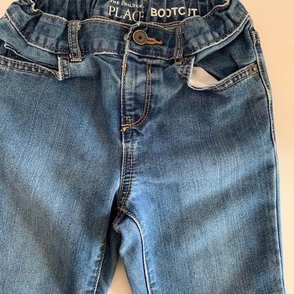 The Children’s Place Size 5T blue jeans with waist adjustable. - Picture 1 of 6